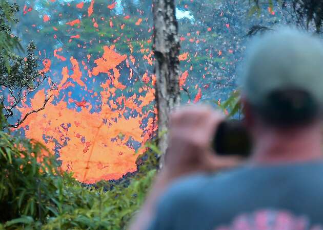 Watch lava bubble from crack in the ground in Leilani Estates