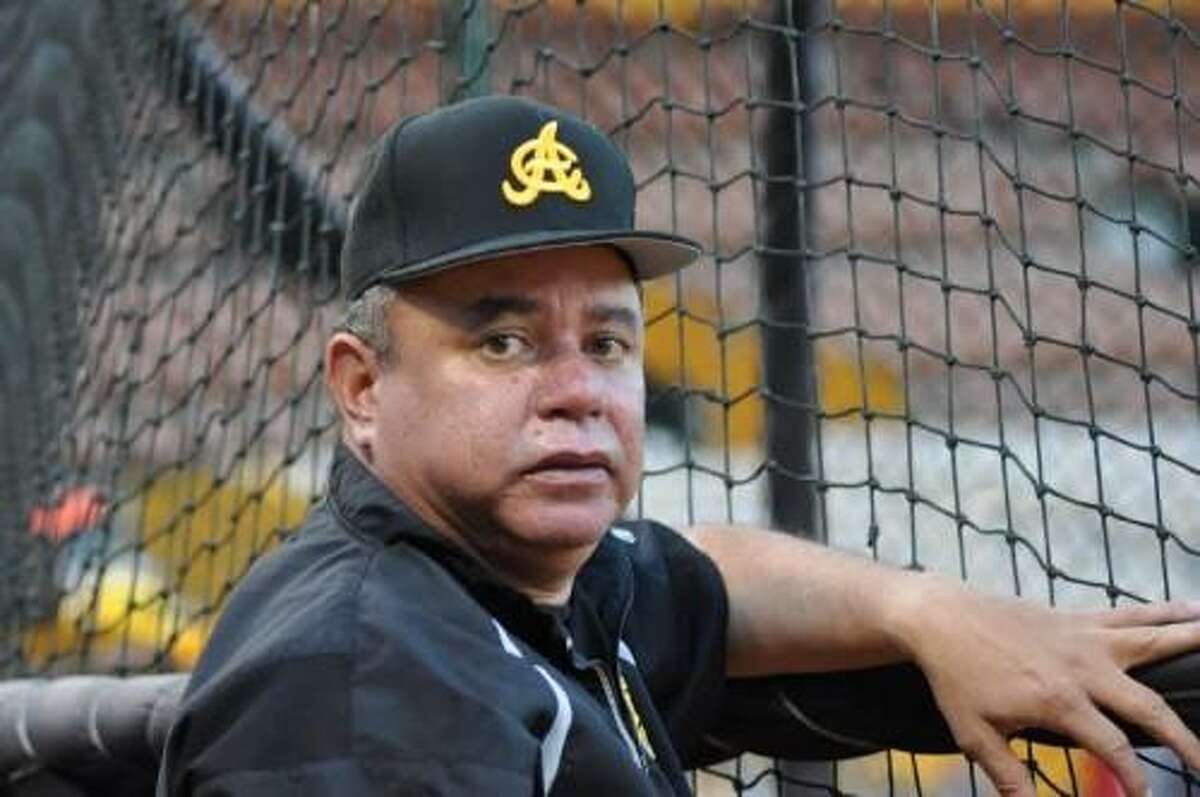 Former Cuidad del Carmen and Monterrey manager and 10-year MLB veteran Felix Fermin was hired by the Tecolotes Dos Laredos Monday. He replaces Eddy Castro, who has been with the organization since 2014 when it was in Veracruz.