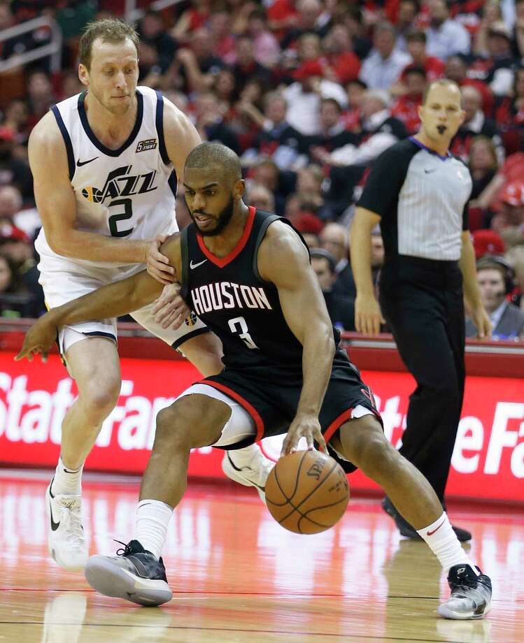 guard chris paul (3) works against utah jazz forward joe ingles