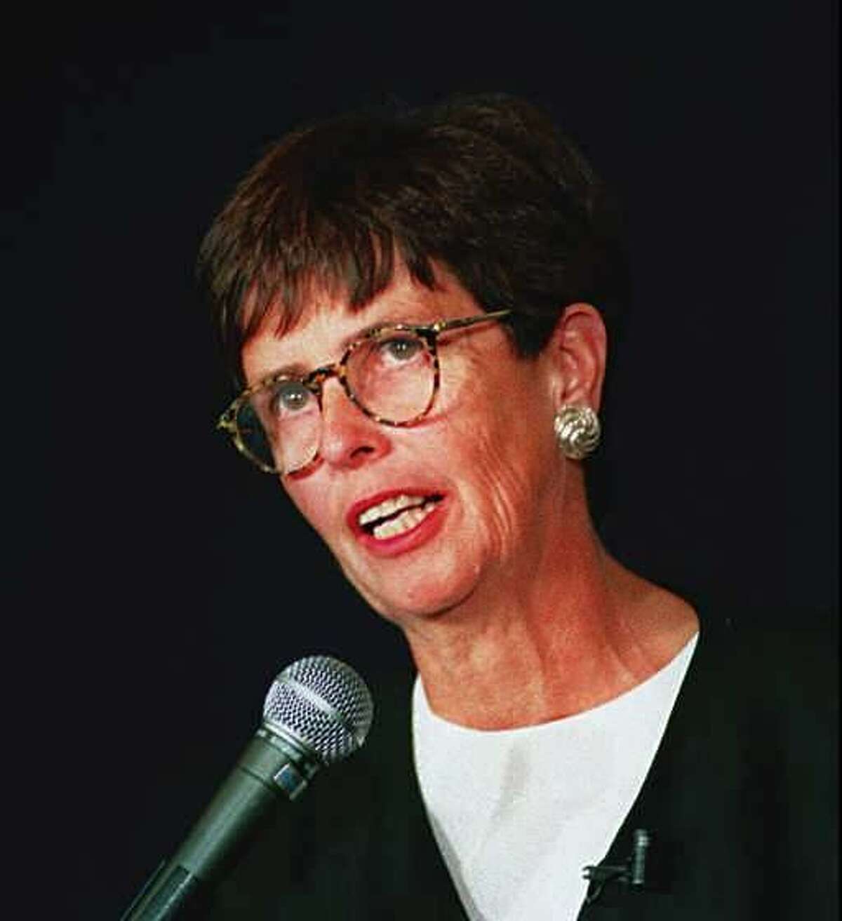 Eunice Goark at a gubernatorial debate in Connecticut on Sept 21, 1994. Tom Ryan/Staff Photo