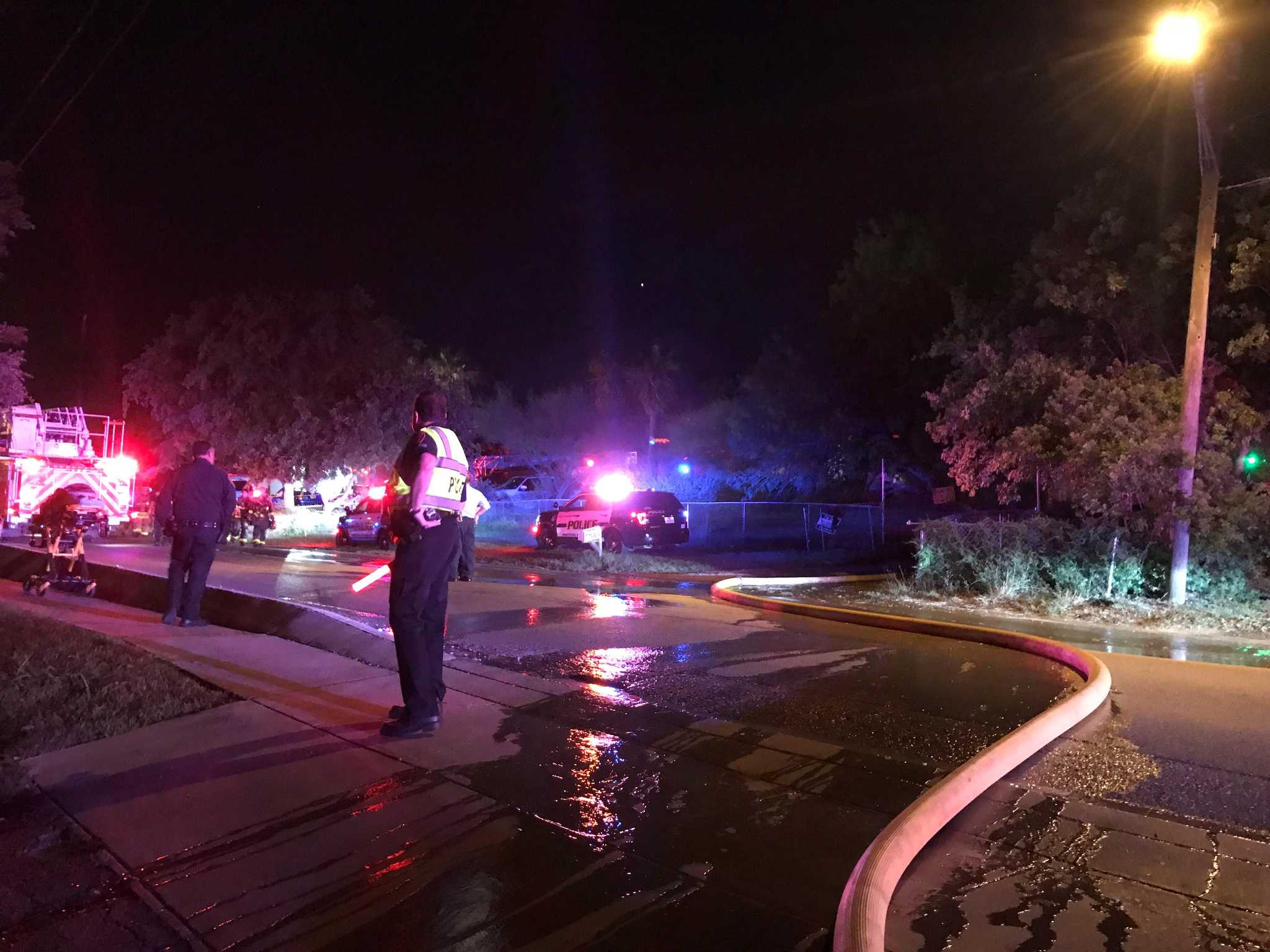 Two-alarm fire erupts at Northwest Side apartment