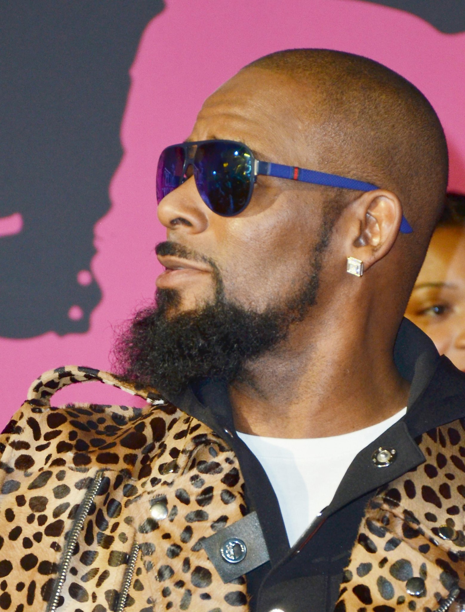 Spotify cuts R. Kelly music from playlists, cites new policy