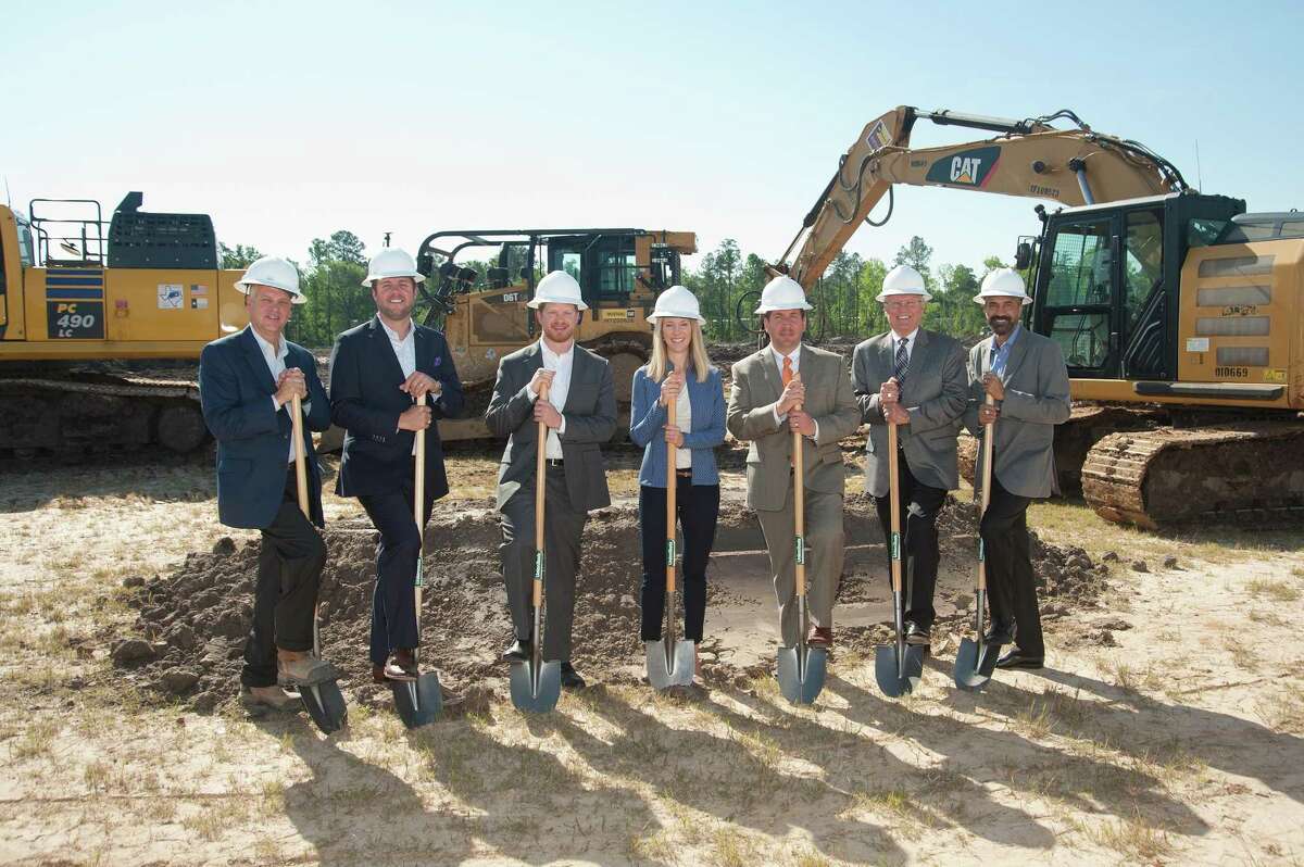The Lake Houston Area Economic Development Partnership recently celebrated the groundbreaking of Parc Air 59 with Jackson Shaw and Archway Properties. Parc Air 59 will be located near the George Bush Intercontinental Airport.