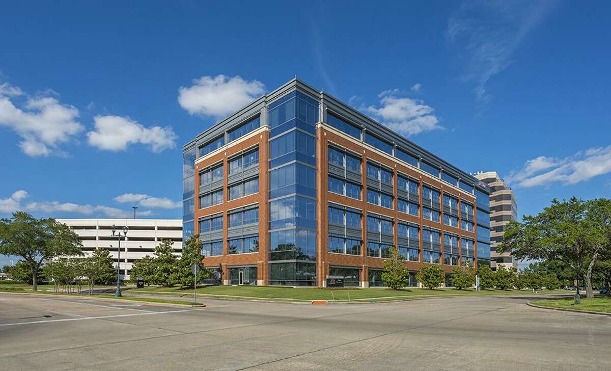 Wedge Properties Management has purchased Three Sugar Creek, a six-story, 154,263-square-foot office building in Sugar Land from Radler Enterprises. HFF marketed the property and arranged acquisition financing.