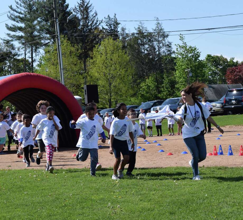 Naramake Elementary raises 19k at first fun run The Hour