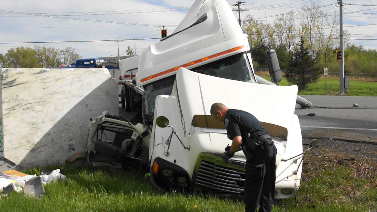 Schodack crash seriously injures 3