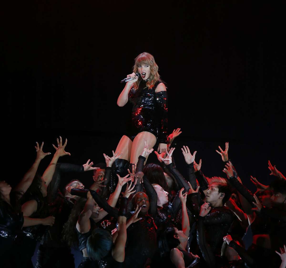 Taylor Swift battles public foes, personal demons in Santa Clara tour stop