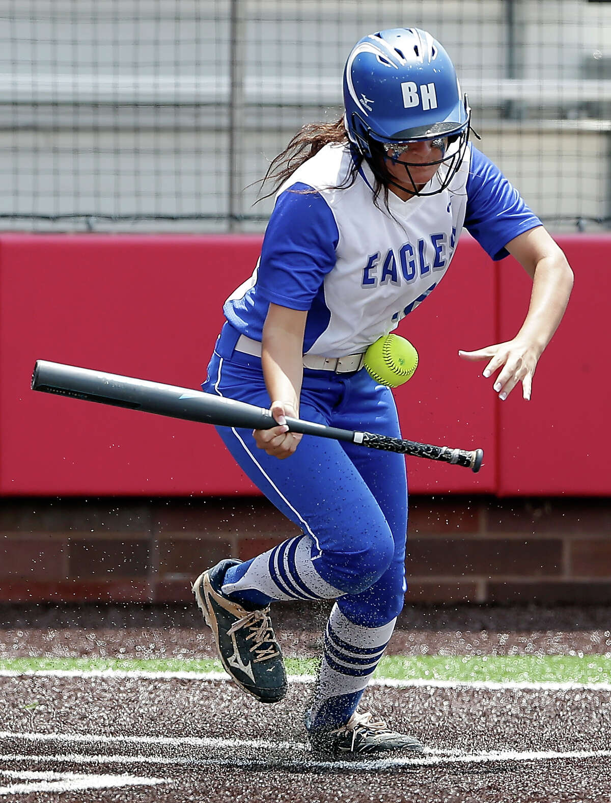 Barbers Hill knocks off Splendora, advances to regional semifinals
