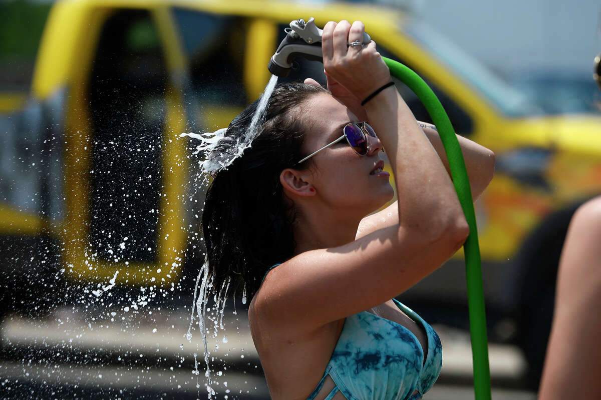Photos Twin Peaks car wash raises money for military charity