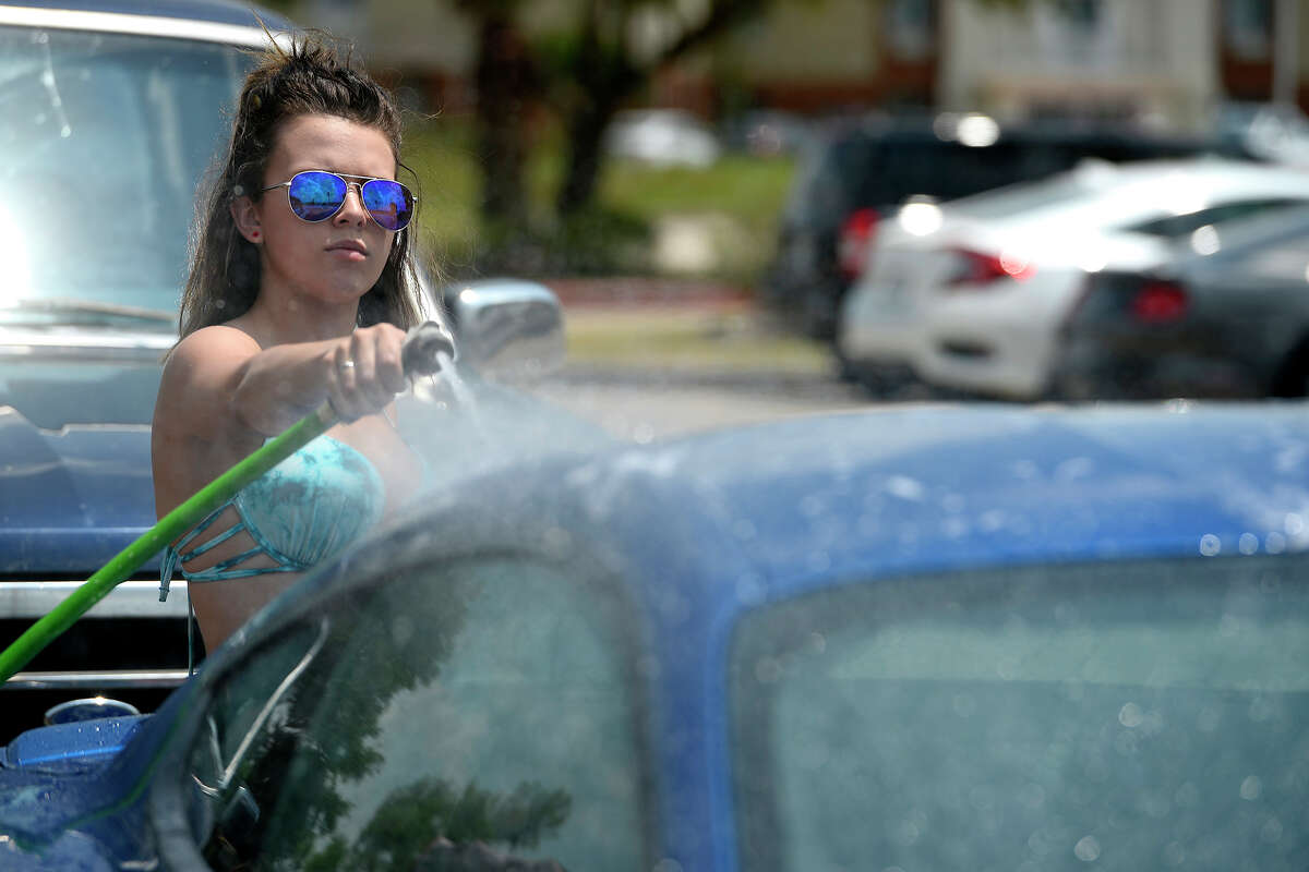 Photos Twin Peaks car wash raises money for military charity