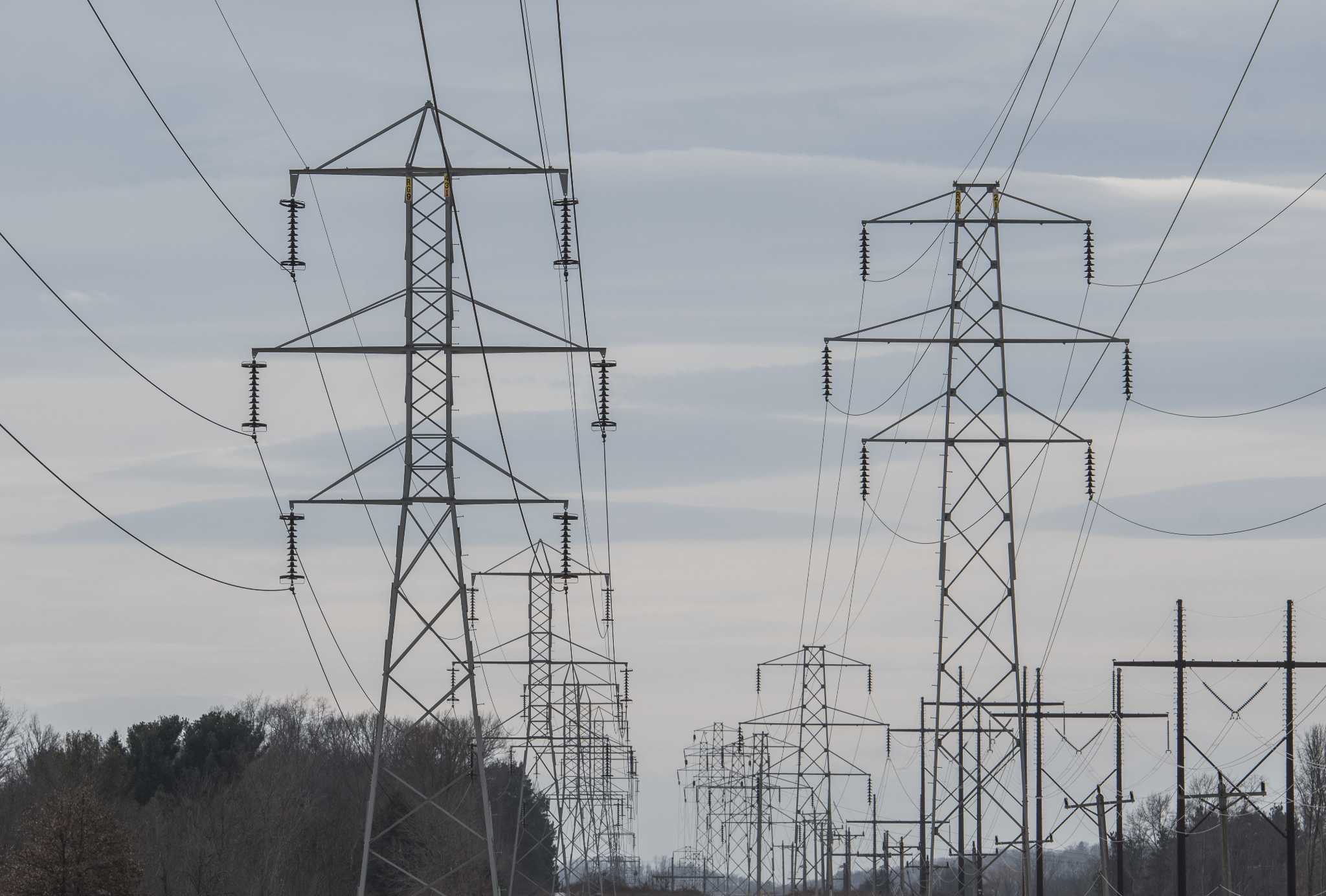 Letter In the long run, burying power lines is best option