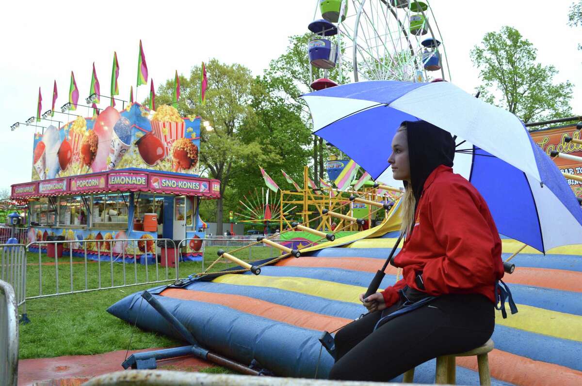 In Pictures / May Fair in New Canaan