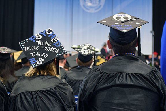 Six being honored at Illinois College in lead-up to Sunday commencement - Vimarsana News