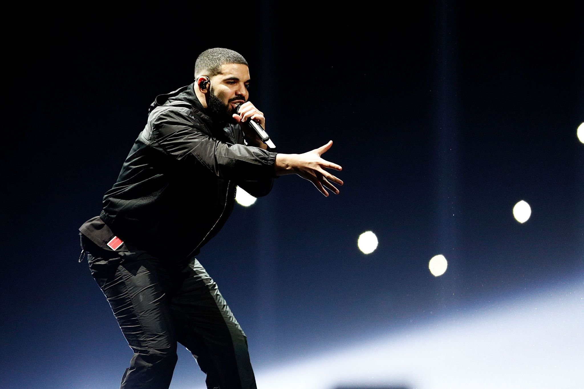 Drake's sting proves potent on 'Scorpion' tour with rap trio Migos