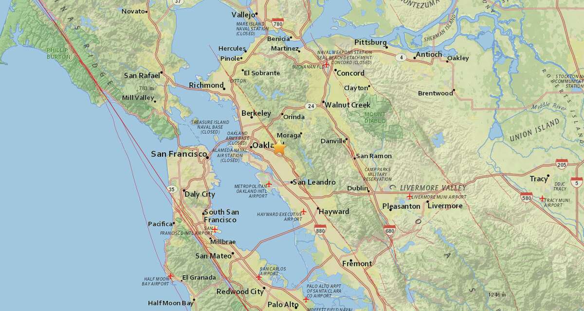 An earthquake with a magnitude of 3.5 struck the Oakland area Monday evening.