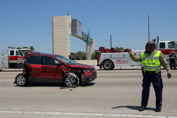 Fatal wreck shuts Katy Freeway near Texas 6 ...