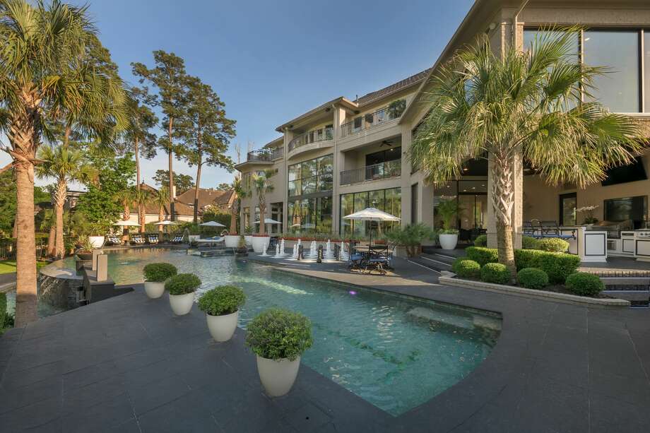 Woodlands mansion with famous closet now listed at 7 million Houston