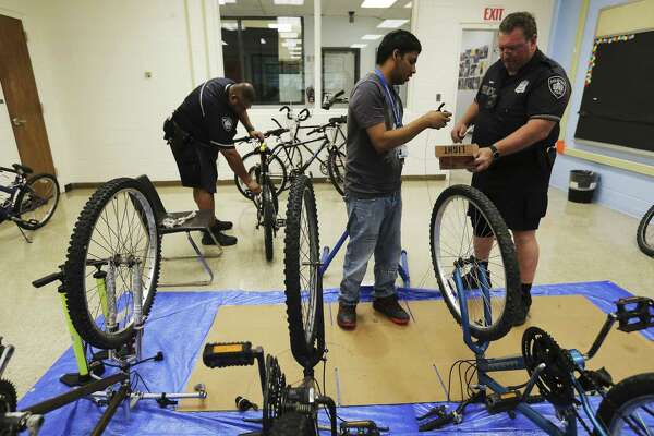 Sapd Bike Officers Teach Mechanics To Special Needs Students