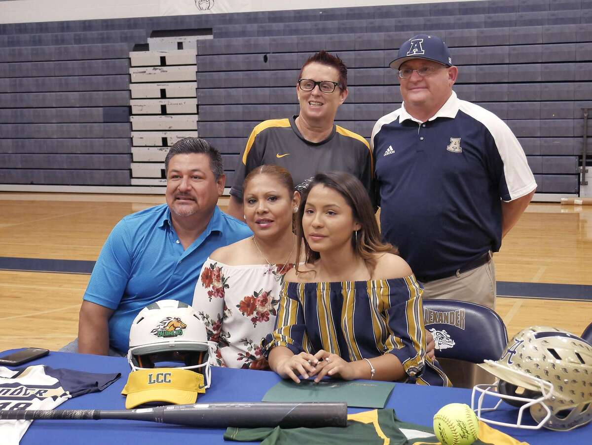 Alexander softball trio signs NLIs to play locally at LCC, TAMIU
