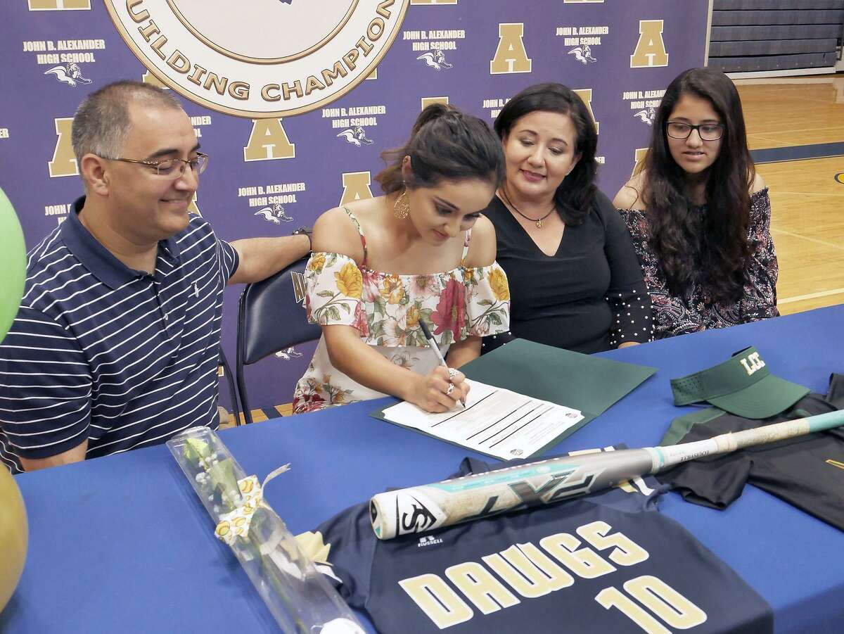 Alexander softball trio signs NLIs to play locally at LCC, TAMIU