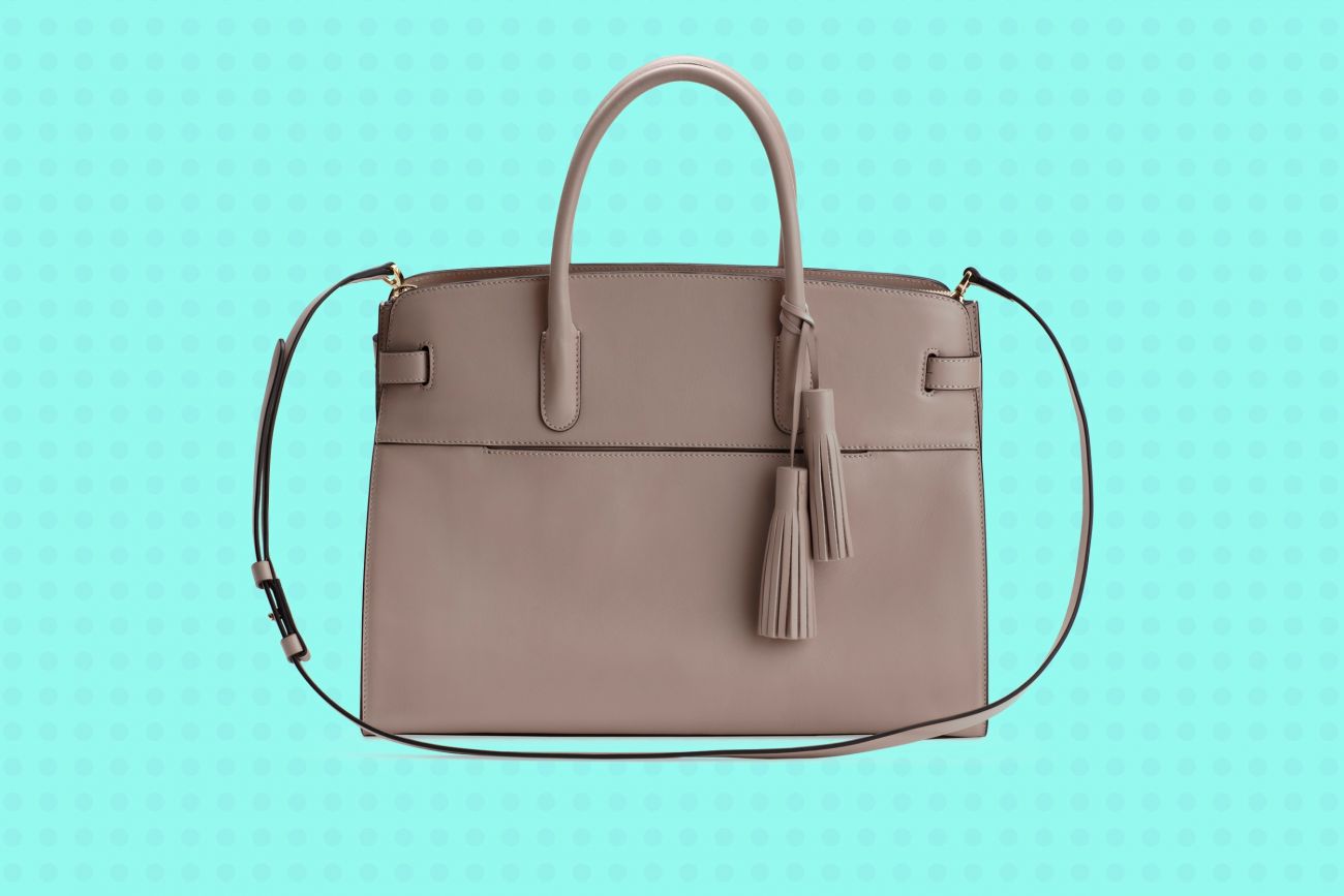 This Week, Multiple A-Listers Have Carried Designer Bags That Retail for  Under $400 - PurseBlog