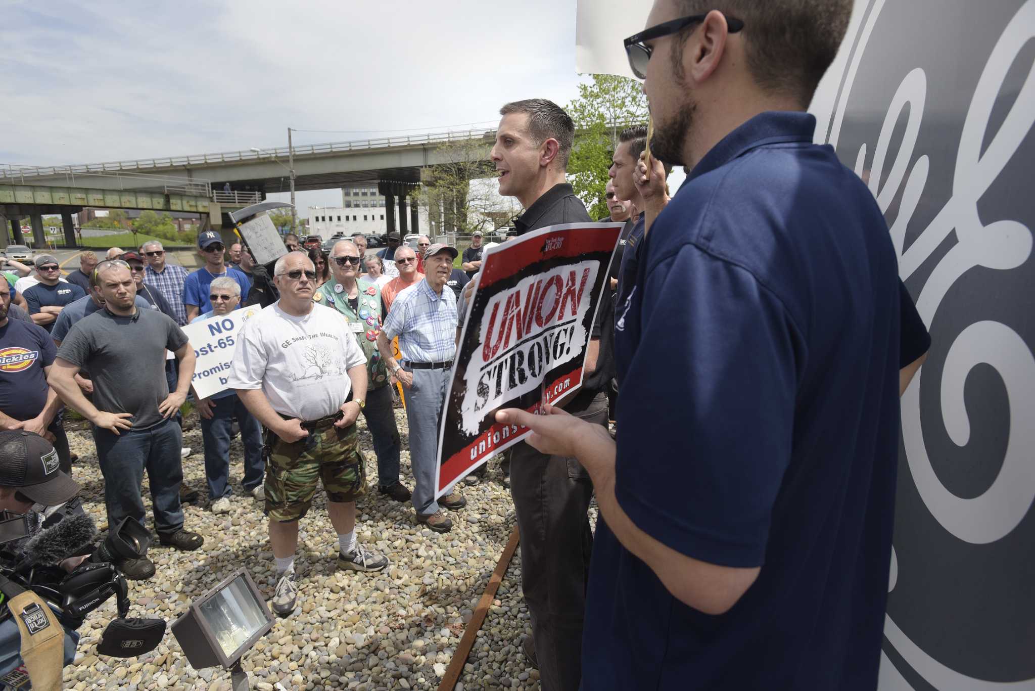 GE, unions in 'final' week of contract negotiations