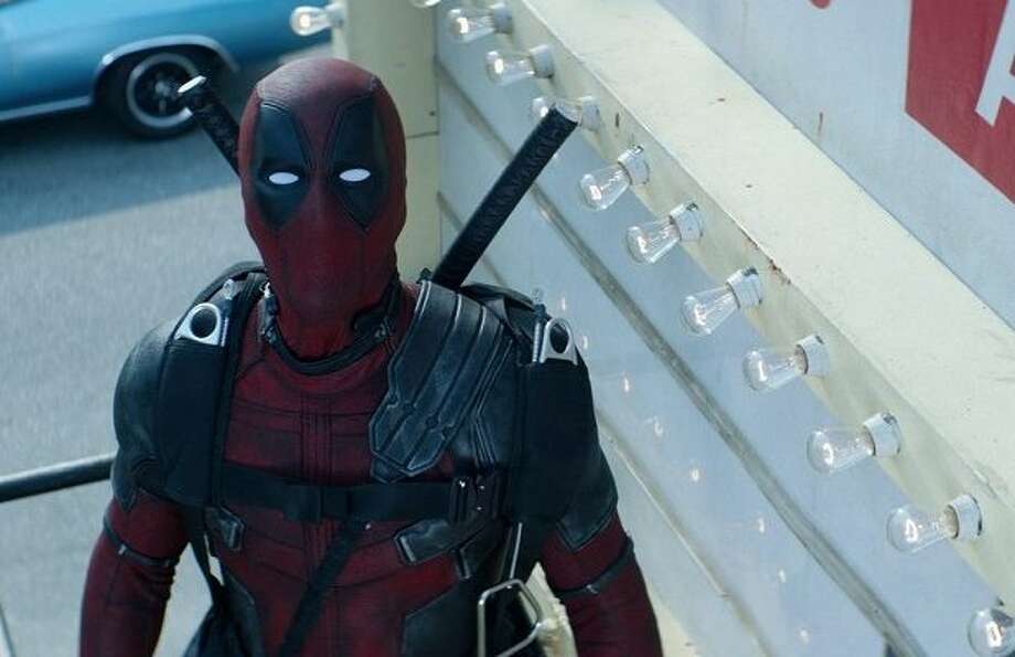 yes, stan lee did have a very brief cameo in deadpool 2