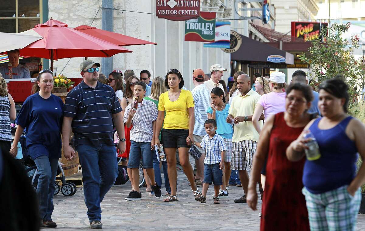 San Antonio offers all kinds of sightseeing tours, be they walking tours or otherwise, with many that meet in Alamo Plaza.