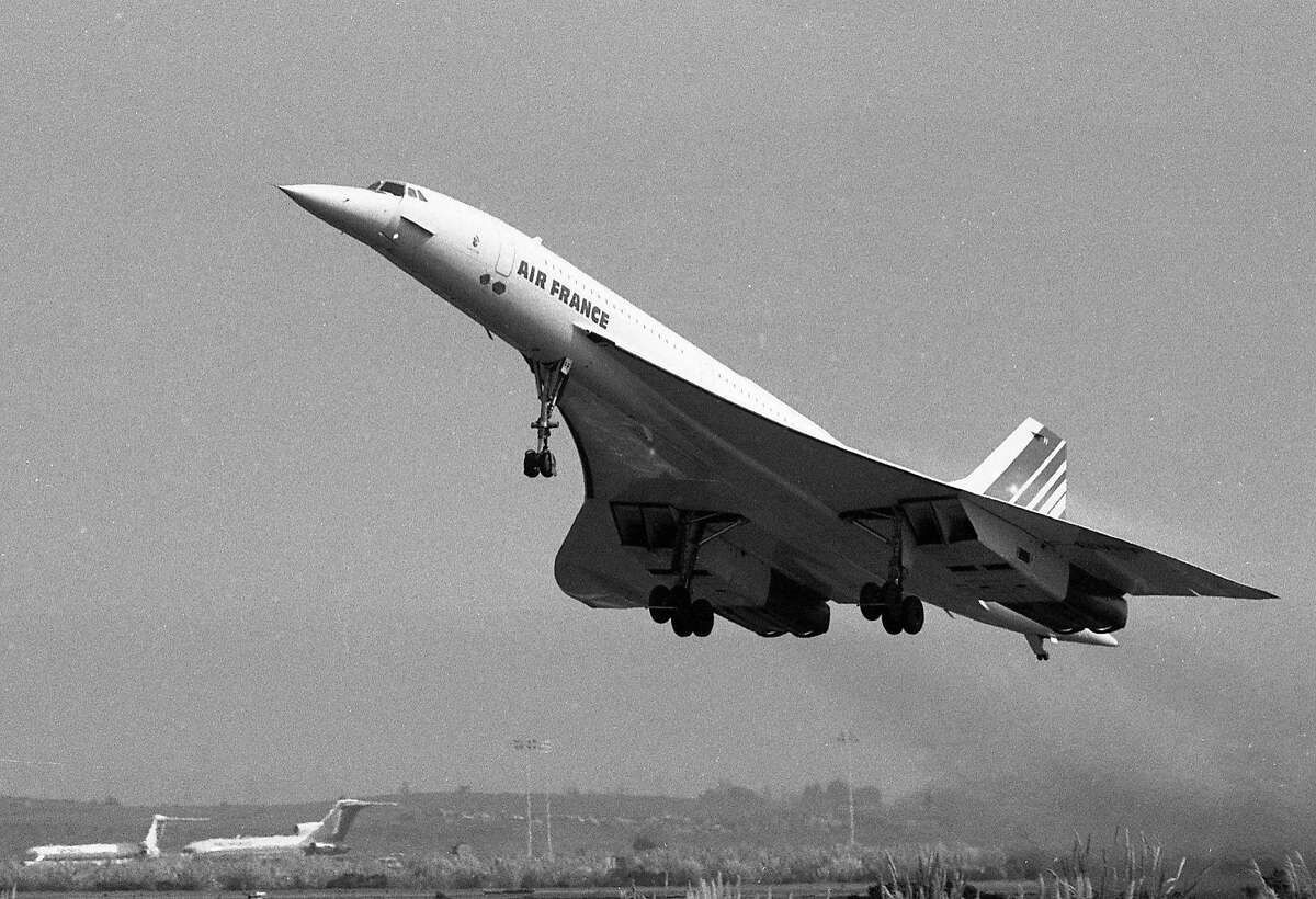 The Concorde, supersonic jet takes off from at Oakland International Airport for a quick two-hour spin over the ocean, January 1, 1987