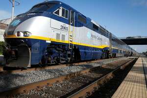 1 dead after Capitol Corridor train collides with SUV in Oakland