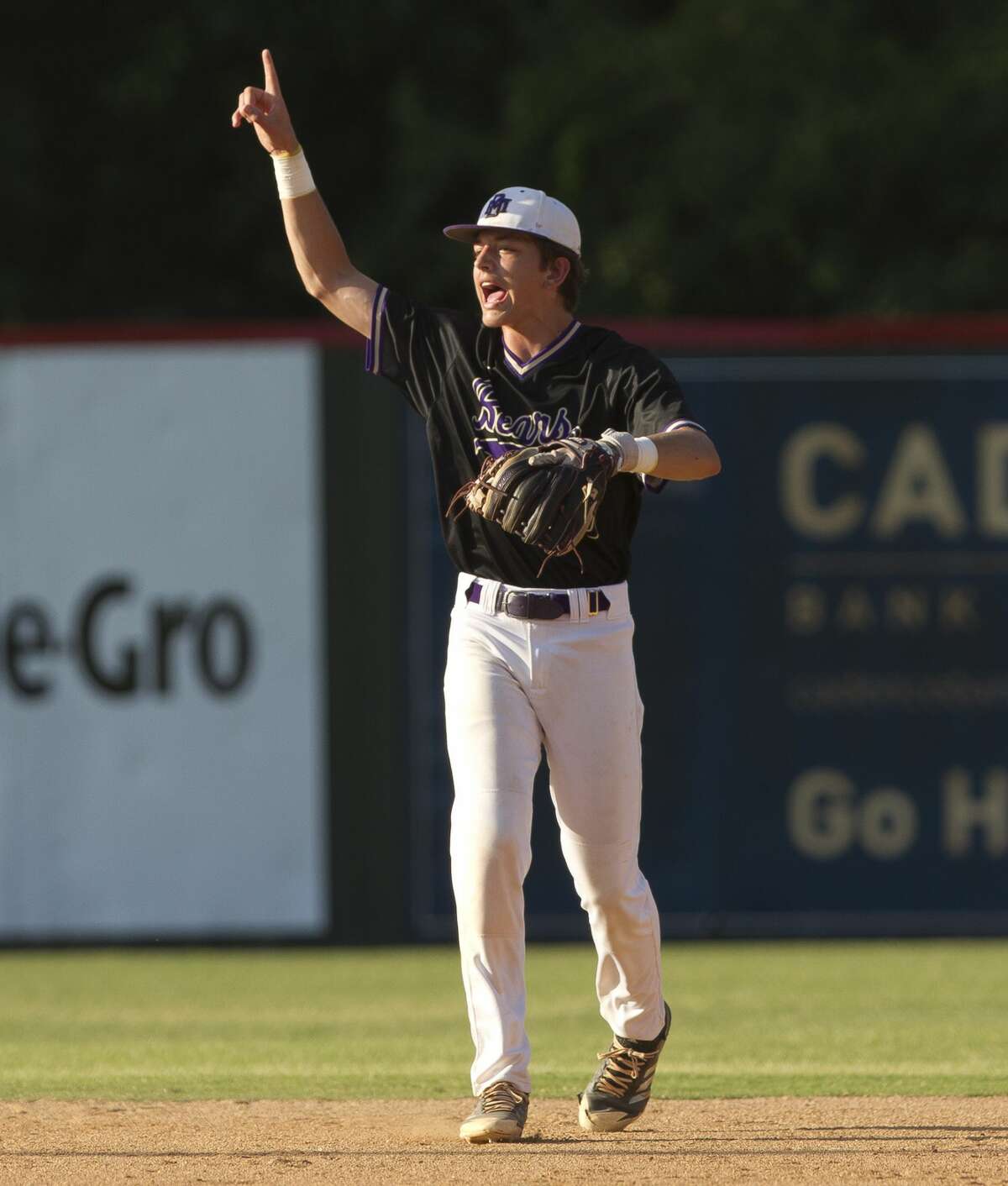 BASEBALL Highlanders down Montgomery 92 to advance in playoffs