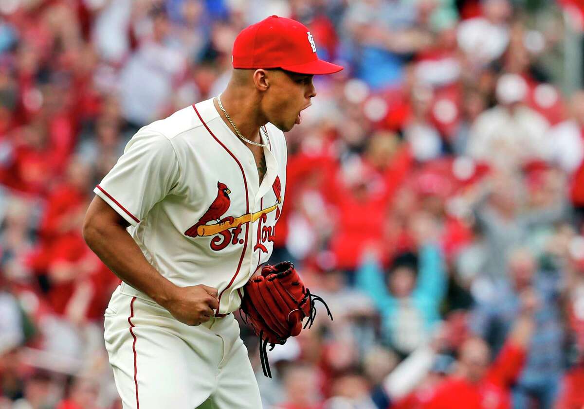 Cardinals' phenom, Houston native Jordan Hicks hits 105 mph on radar gun