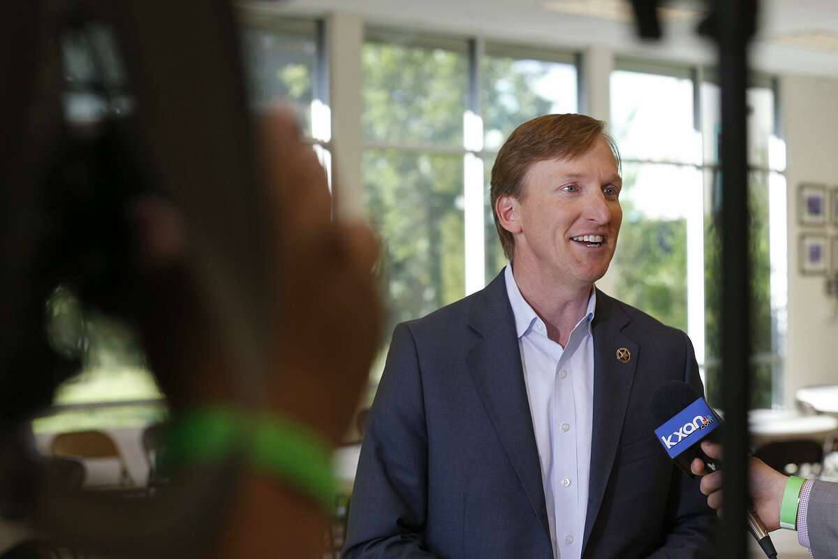 Texas Democratic gubernatorial candidate Andrew White is our choice to face Gov. Greg Abbott in the Nov. 6 general election. He is in a runoff campaign with former Dallas County Sheriff Lupe Valdez.
