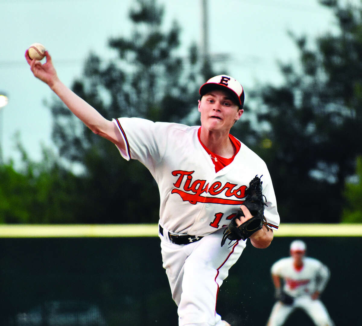 Edwardsville reliever Jonathon Yancik delivers a pitch in the sixth inning of Monday’s non-conference victory over Waterloo.