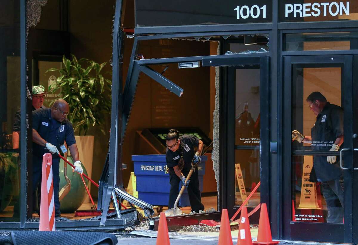 Six arrested in string of Houstonarea ATM heists