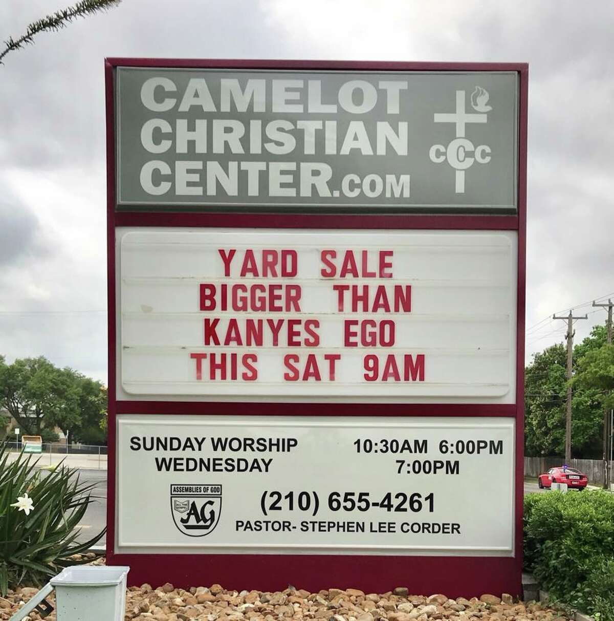 Camelot Christian Center's quip-filled messages have been a hit in its San Antonio neighborhood.