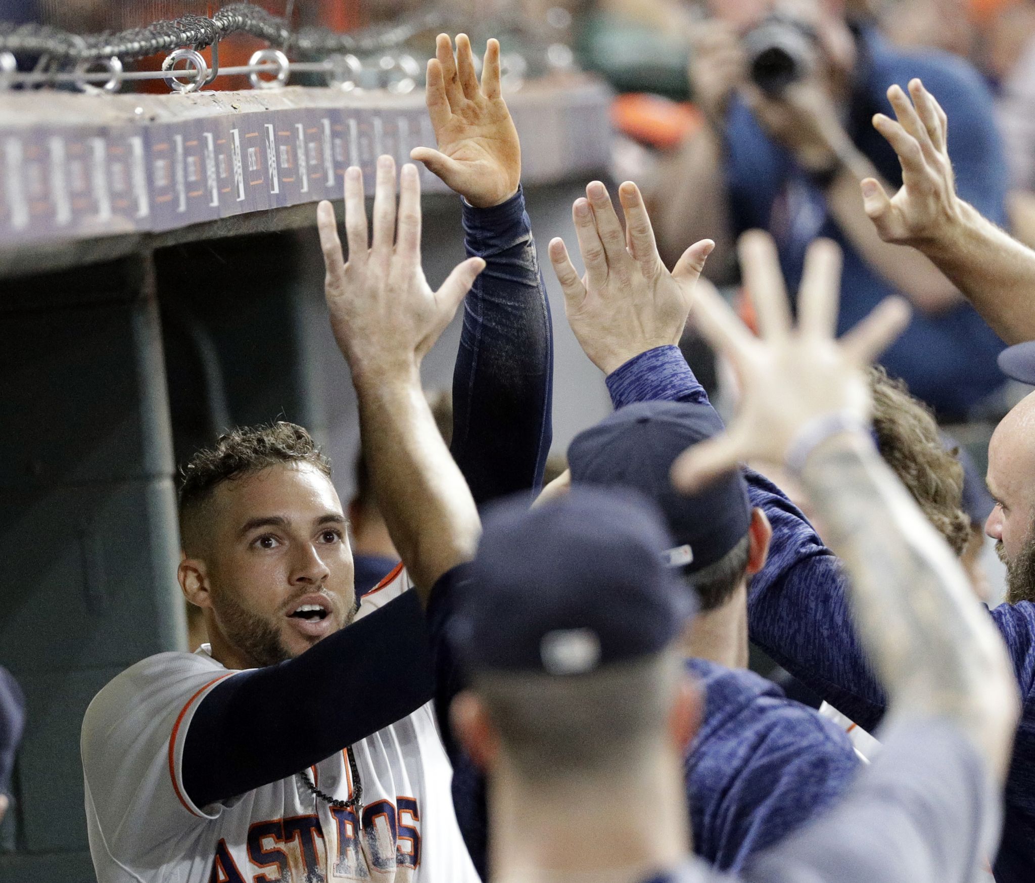 Houston Astros Martín Maldonado GIF - Houston Astros Martín Maldonado Hugs  For Homers - Discover & Share GIFs