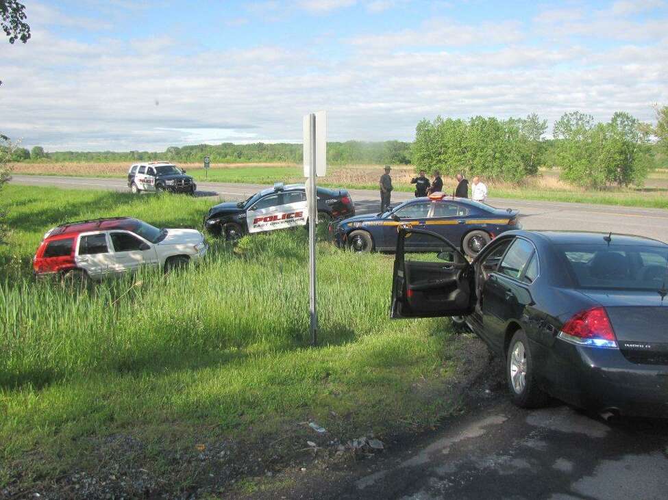 Cohoes man arrested in East Greenbush chase, crash