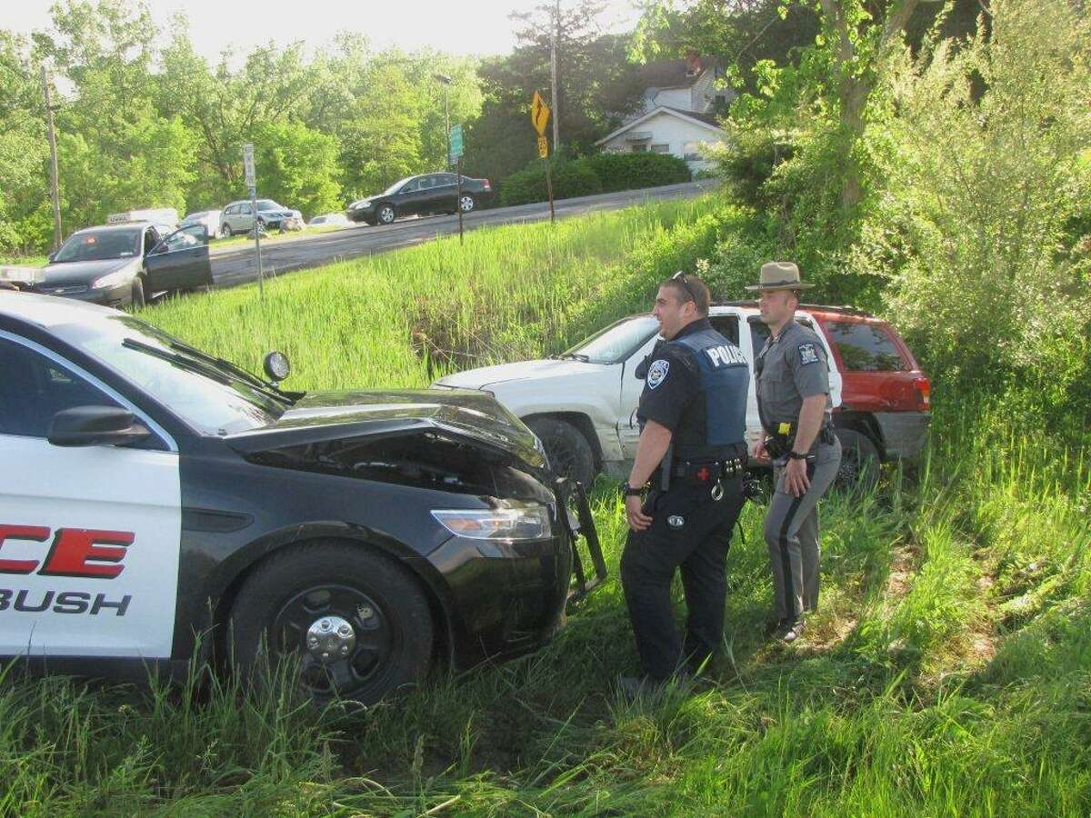 Cohoes man arrested in East Greenbush chase, crash