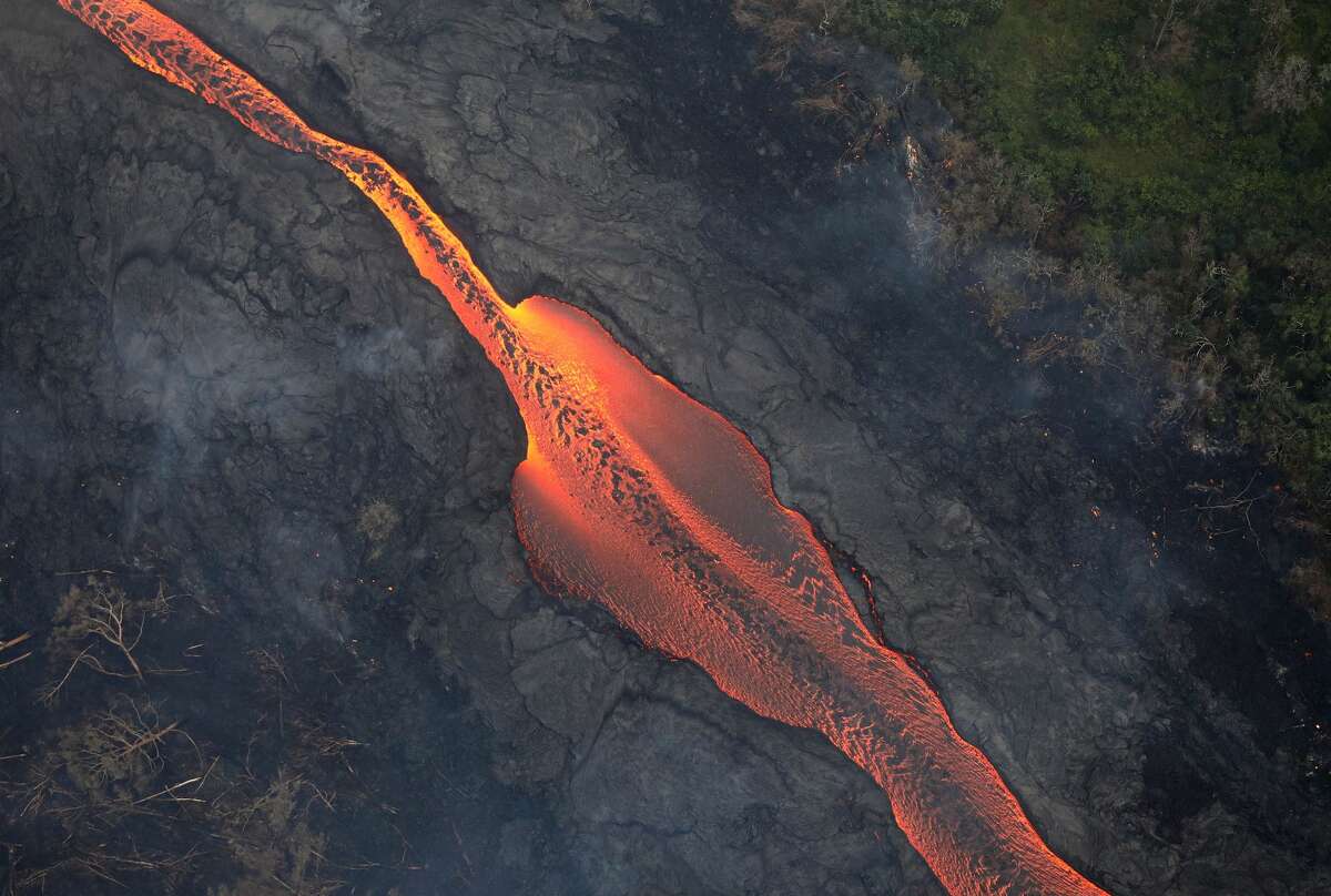 The 20 most stunning photos of lava flow from Kilauea in Hawaii
