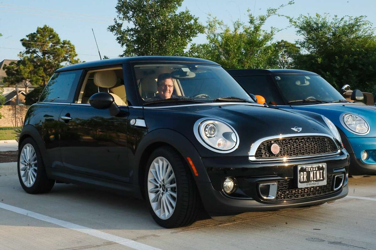Bay Area MINI Cooper owner’s group rolls in Clear Lake