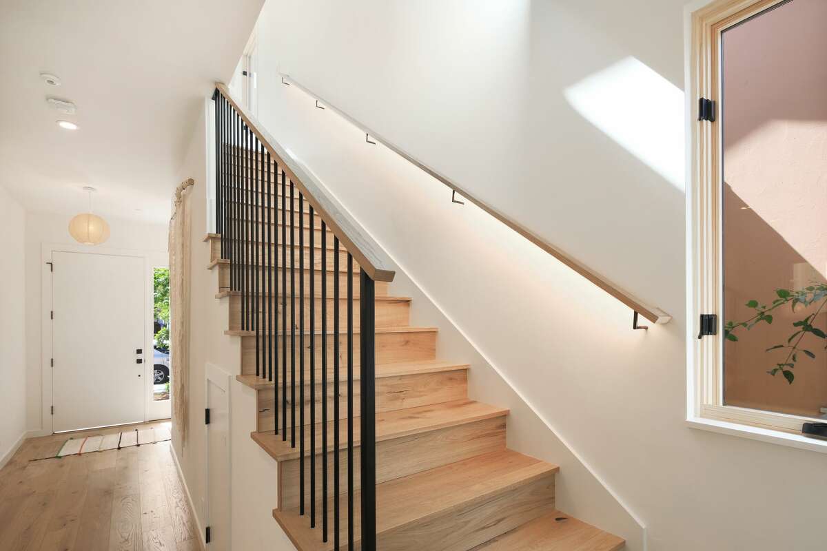 Two women tore down a 'granny cottage' in Rockridge and ...