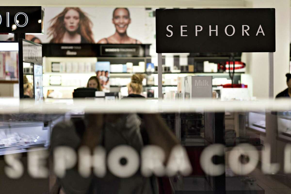 Sephora makeup classes an outreach to Houston’s transgender community