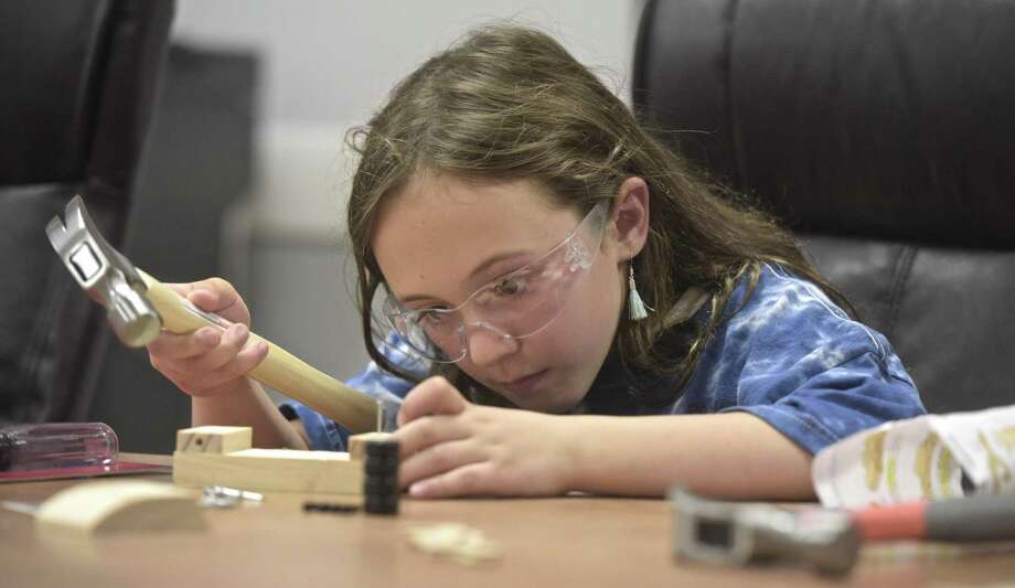 New Ord Girls Ready To Join Boys In Scouts Bsa Newstimes Lilah Reguin 9 Lines Up A Nail As Members Of Cub Scout Pack 467