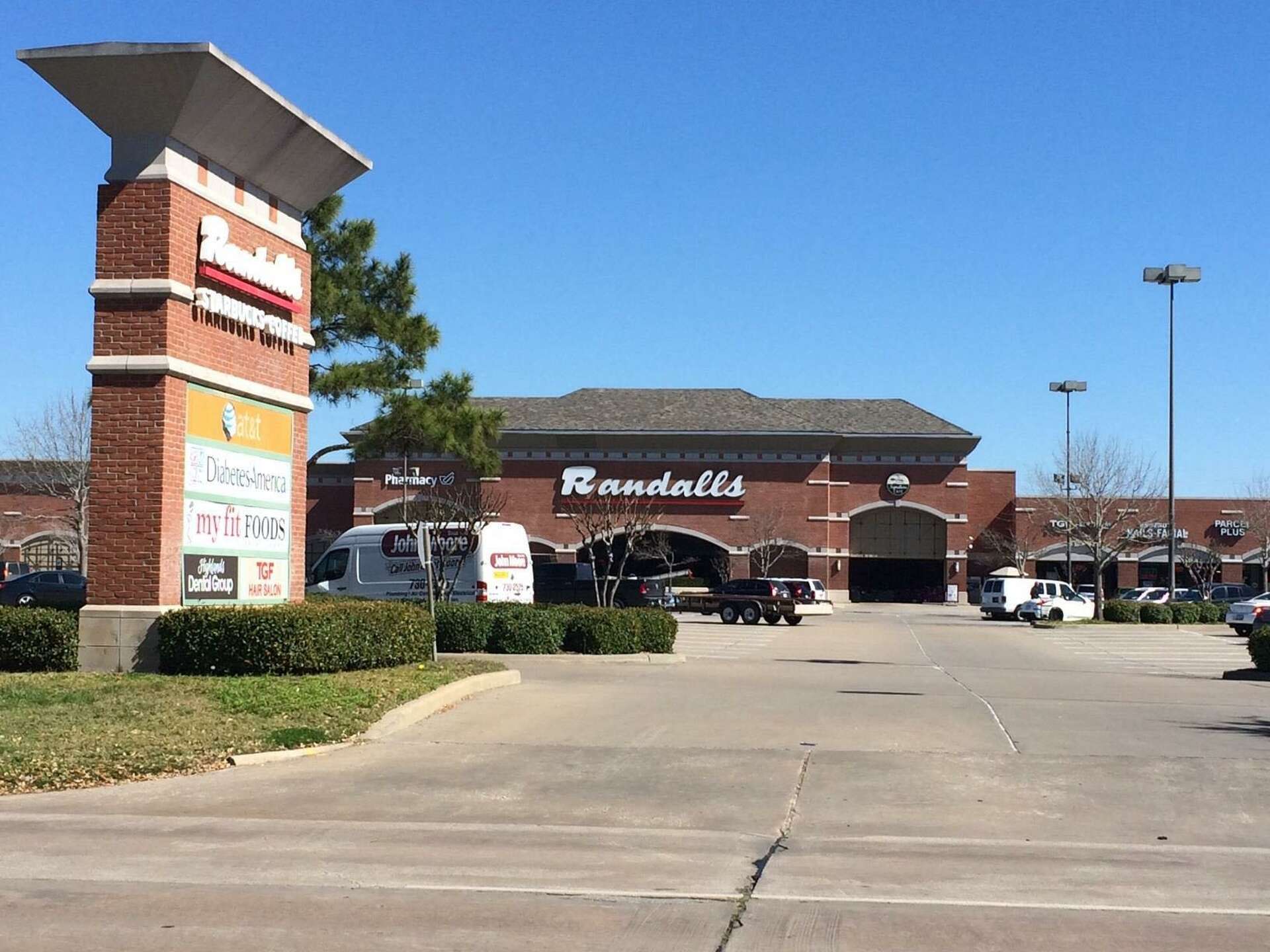 Randalls to close third store since April