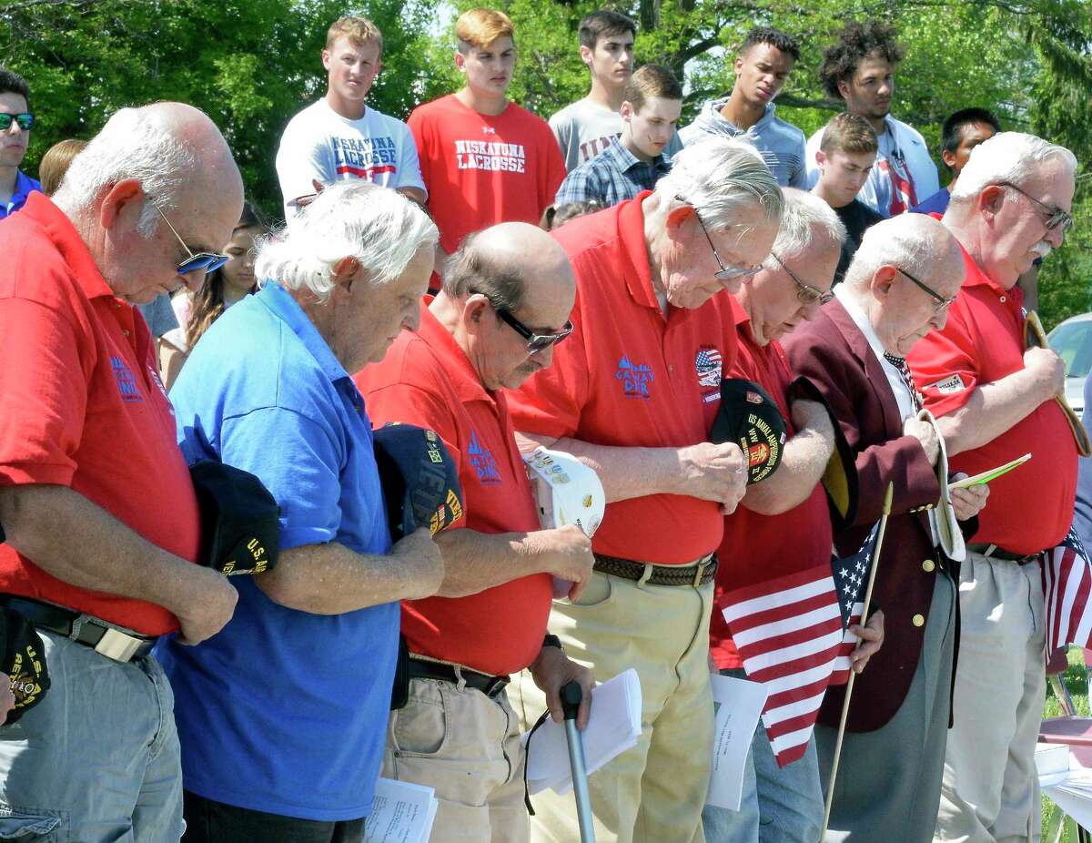 Photos Niskayuna wreath laying