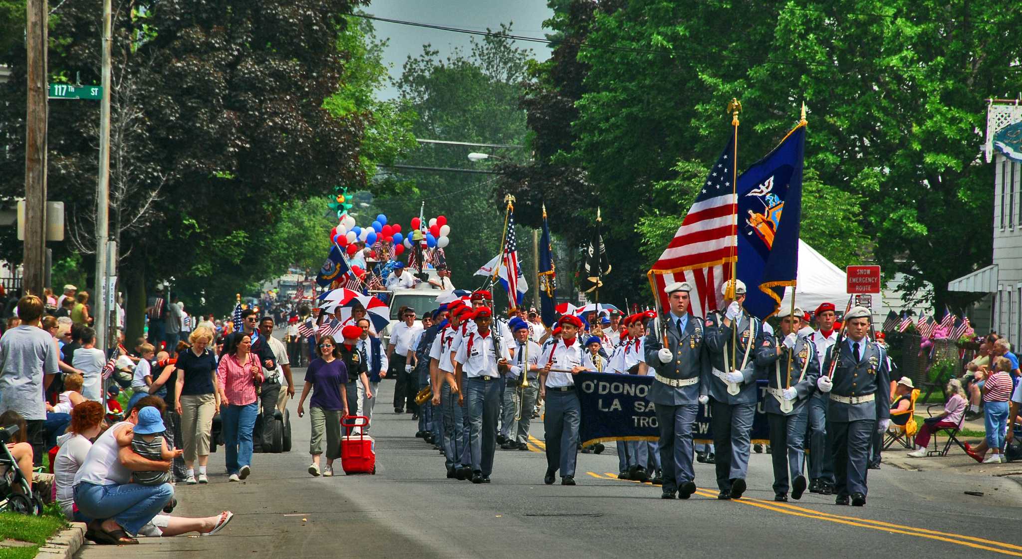 Troy parade honors those killed in service
