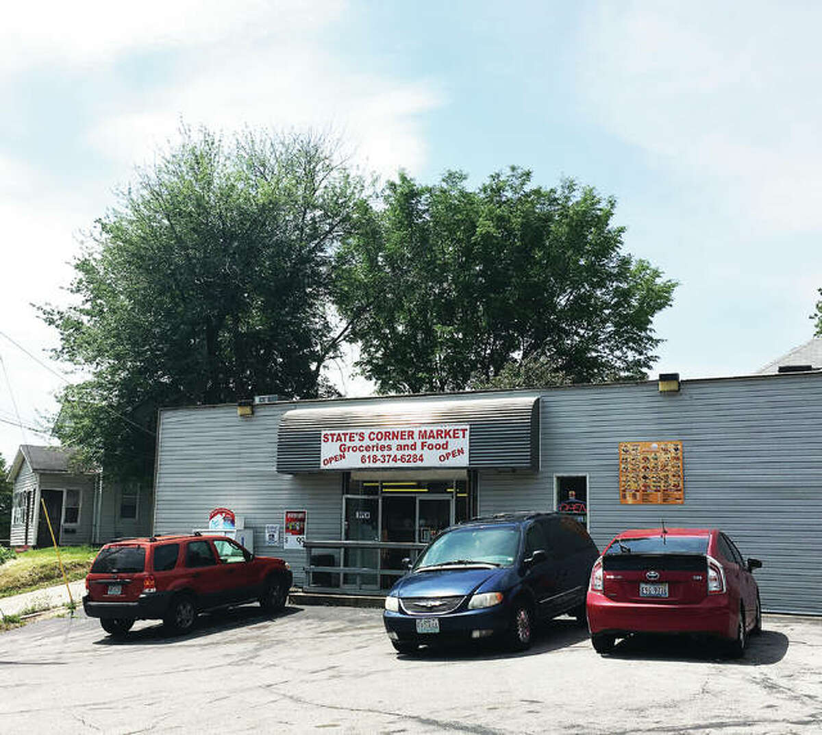 Alton’s new Street Corner Market carries groceries, offers hot meals, more