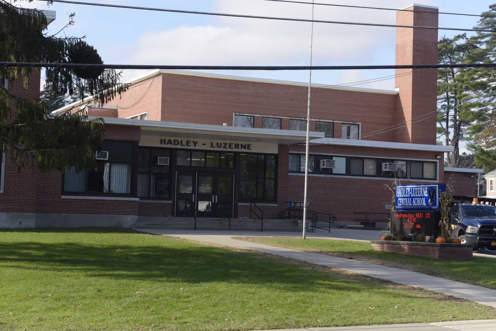 Hadley-Luzerne student suspended for rest of school year after online threat - Vimarsana News
