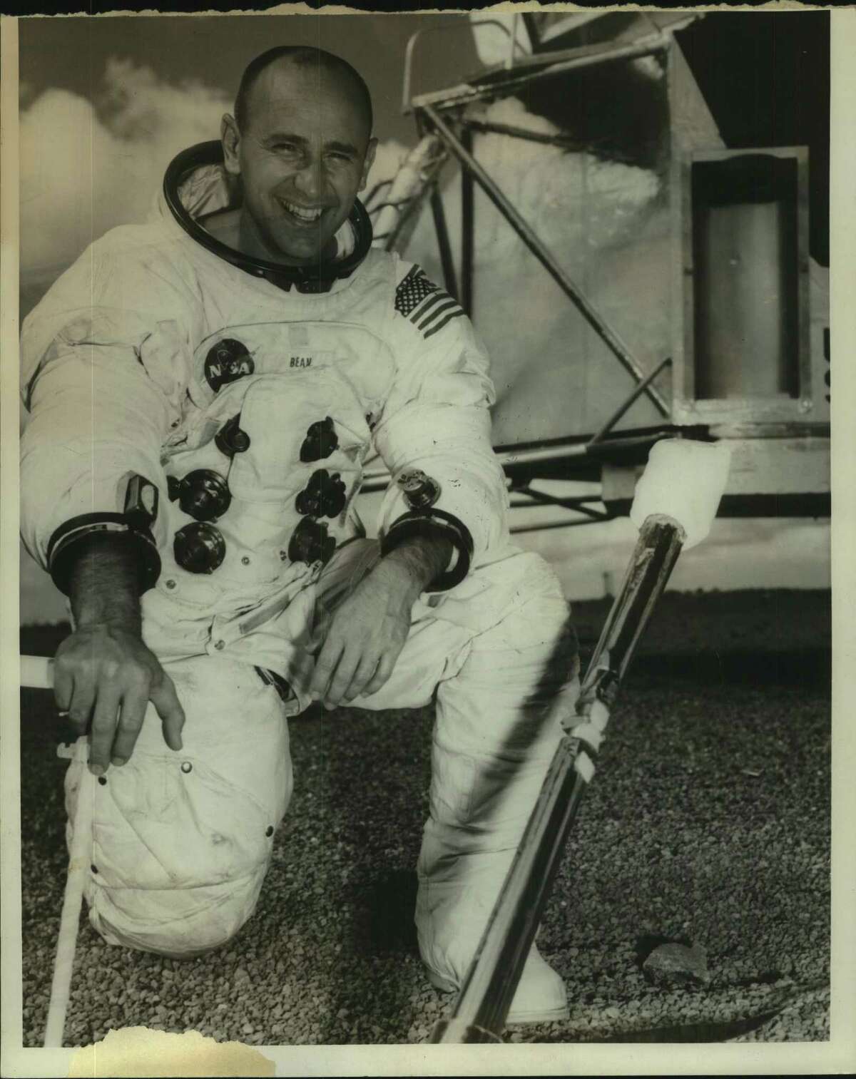 A 1973 Press Photo Astronaut Alan Bean. Bean, 86, died on Saturday, May 26, 2018 at Houston Methodist Hospital in Houston. His death followed his suddenly falling ill while on travel in Fort Wayne, Indiana two weeks before.